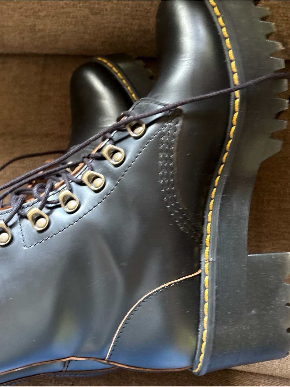 Doc Martens Women’s Leona US9 Black Leather Chunky Heel Platform Boots New - Picture 8 of 8